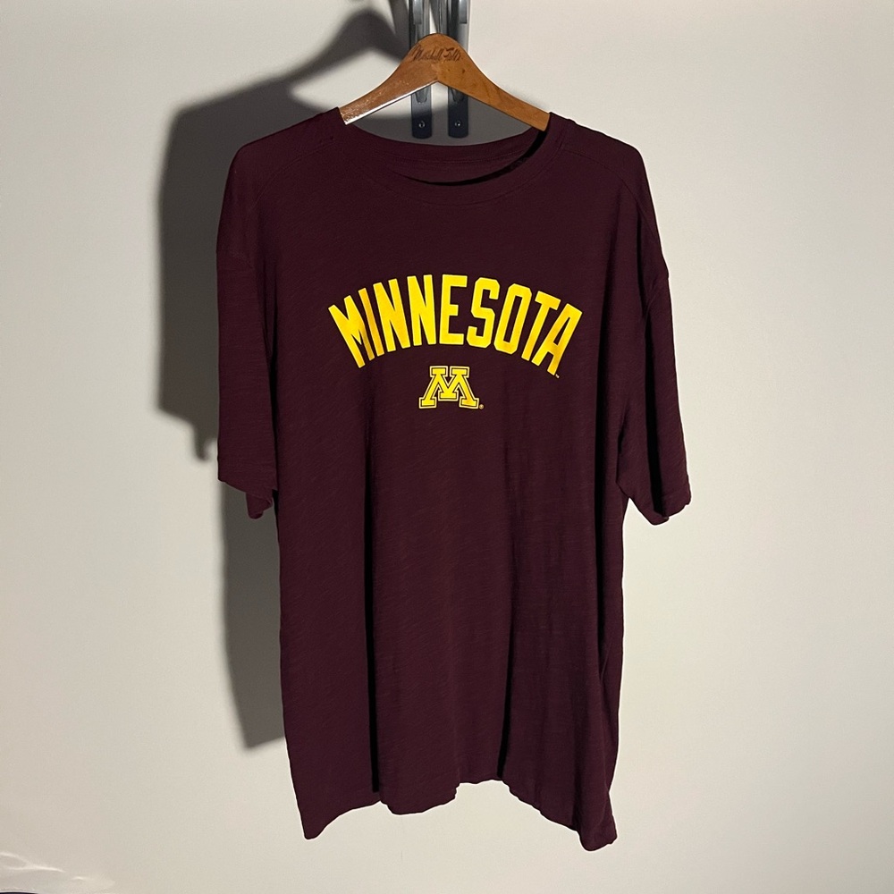 Minnesota University t-shirt 🌟